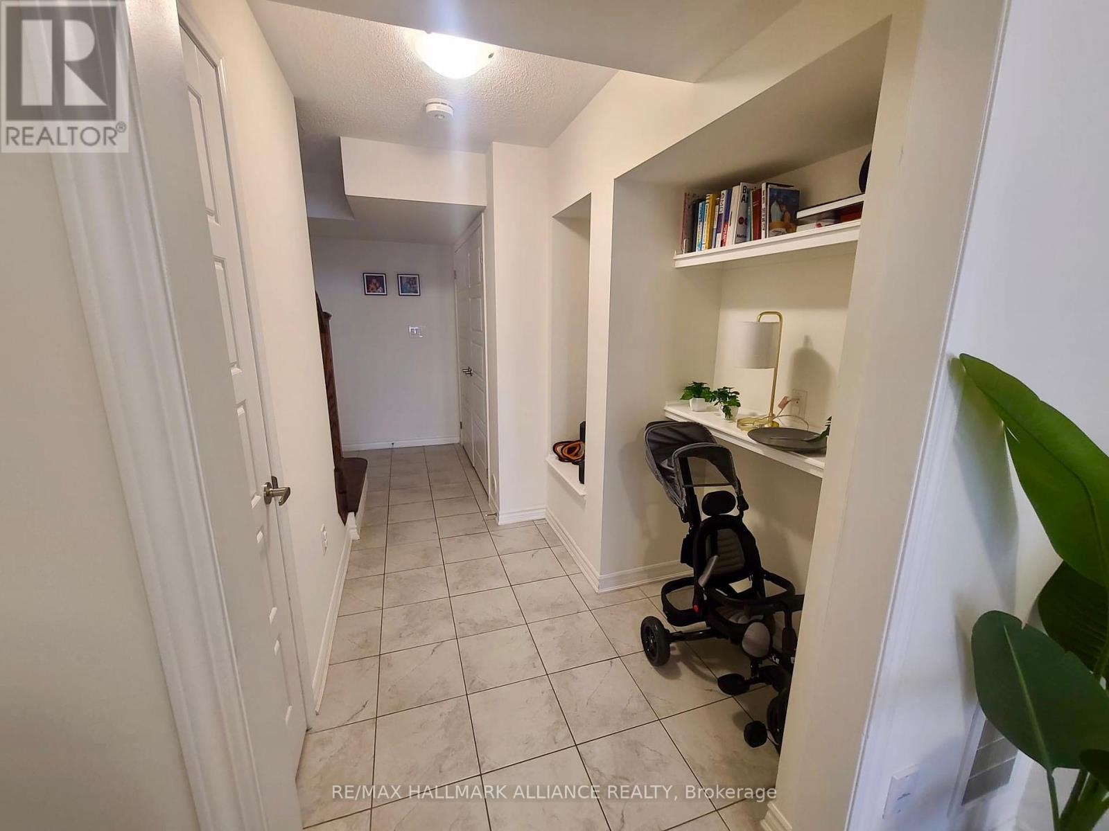 Photo 3 of 65 1000 Asleton Boulevard, Milton ON