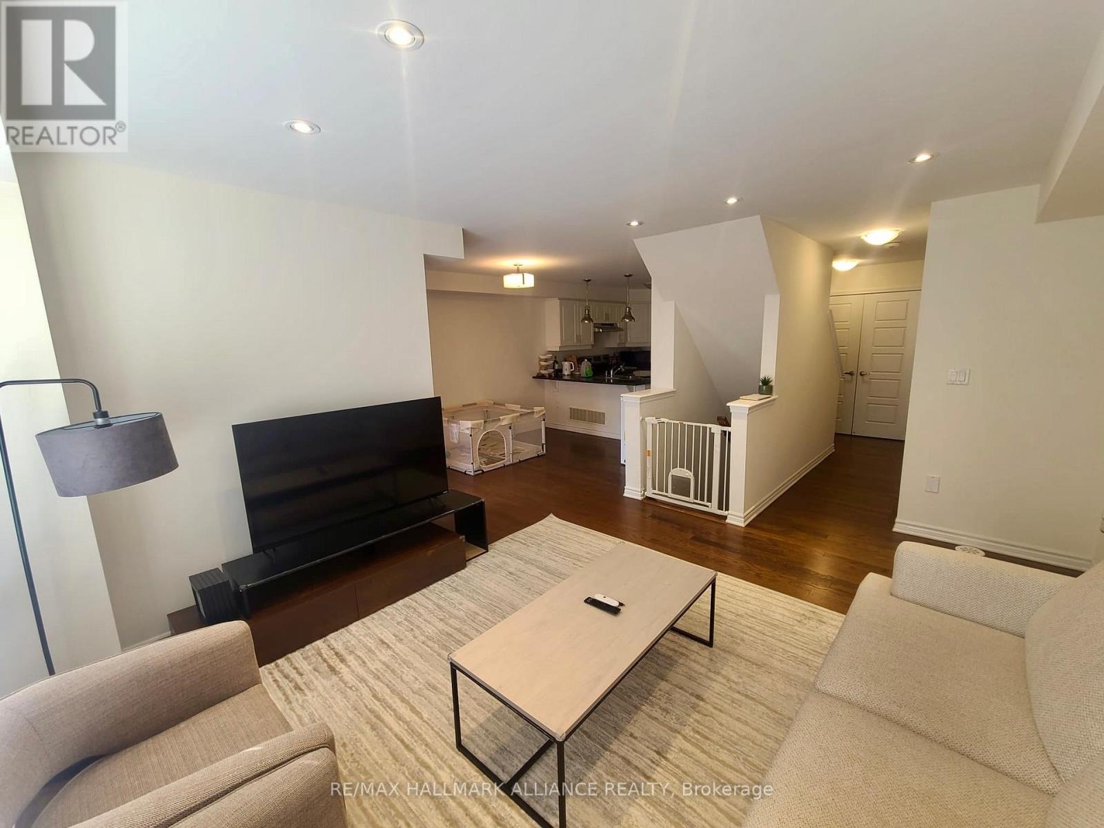 Photo 5 of 65 1000 Asleton Boulevard, Milton ON