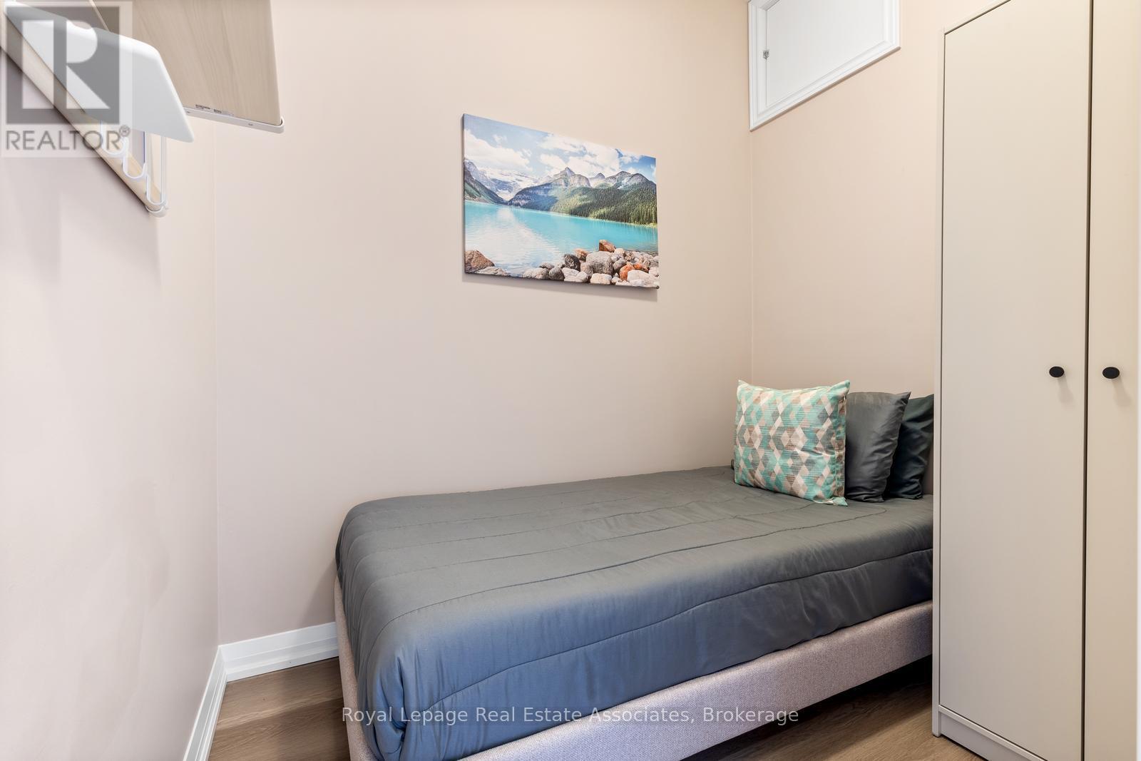 Photo 23 of 111 5025 Four Springs Avenue, Mississauga ON