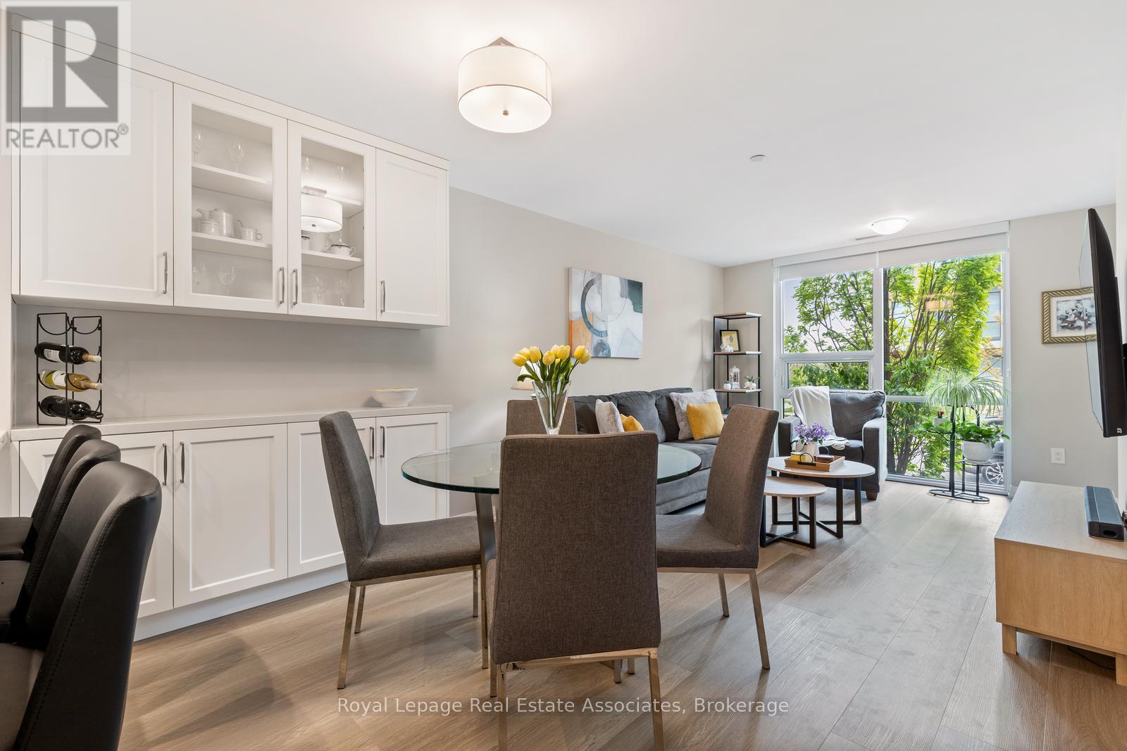 Photo 9 of 111 5025 Four Springs Avenue, Mississauga ON