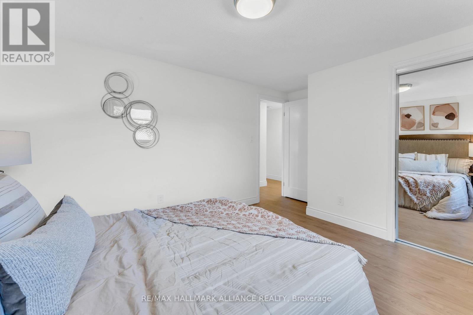 Photo 18 of Main 9 Piper Place, Hamilton ON