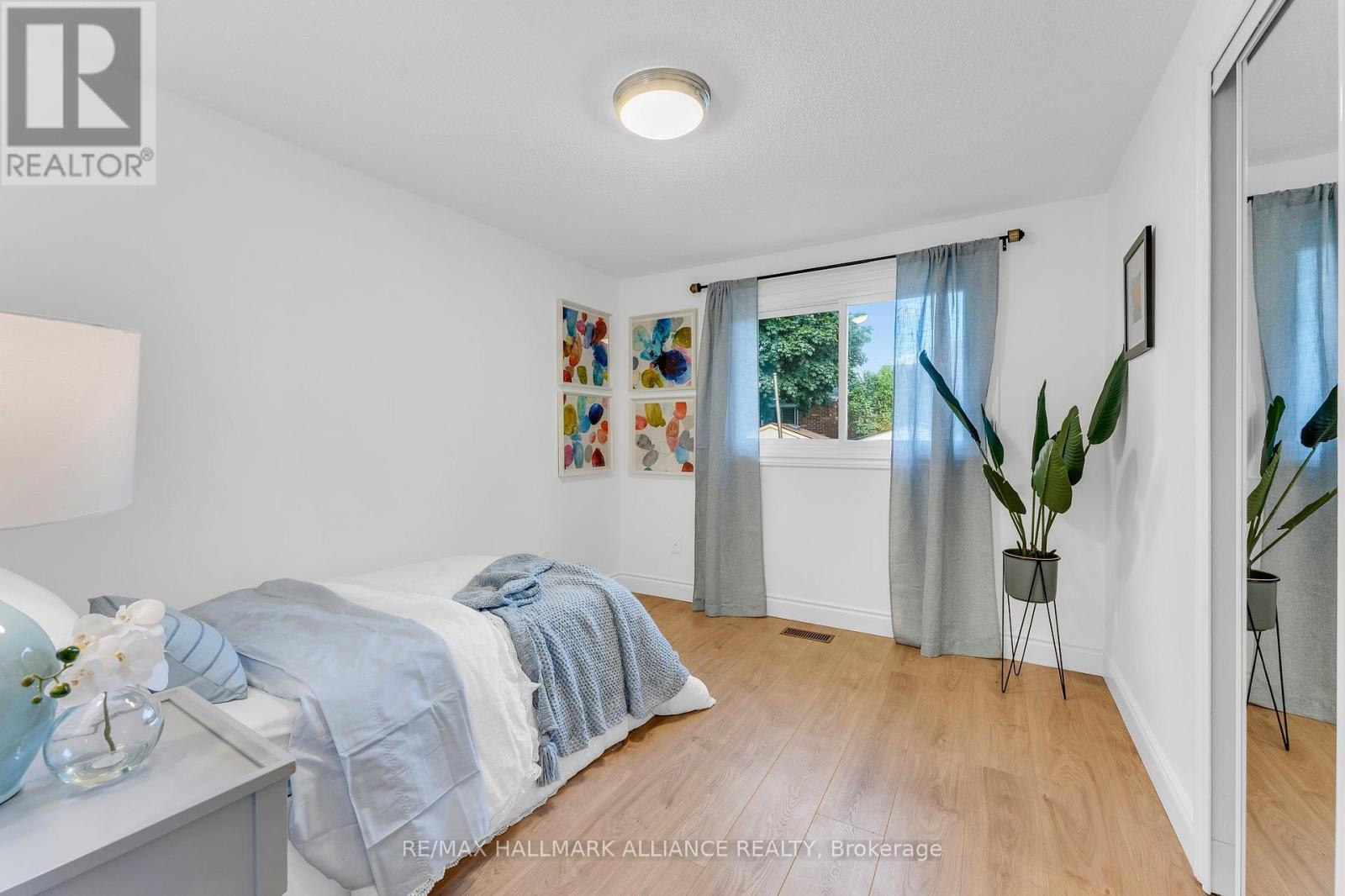 Photo 19 of Main 9 Piper Place, Hamilton ON