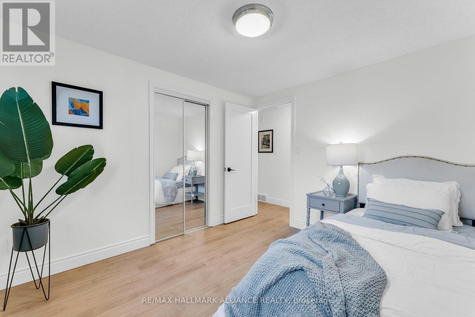 Photo 20 of Main 9 Piper Place, Hamilton ON