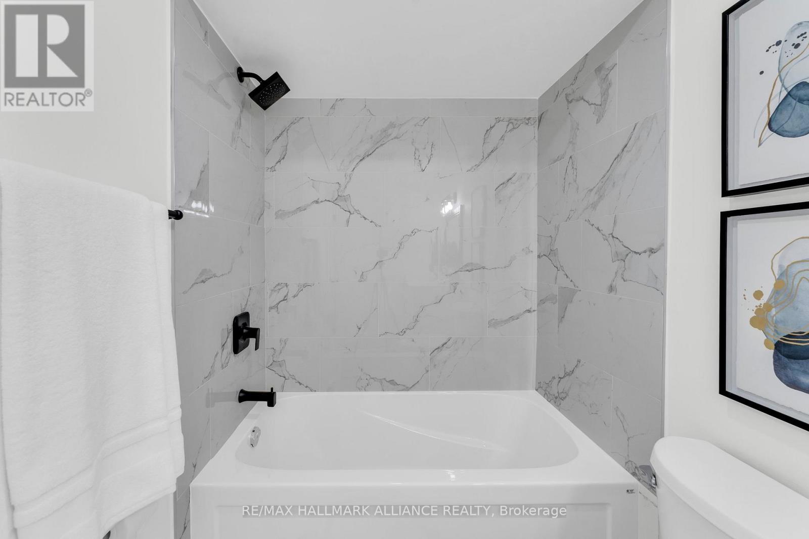 Photo 22 of Main 9 Piper Place, Hamilton ON