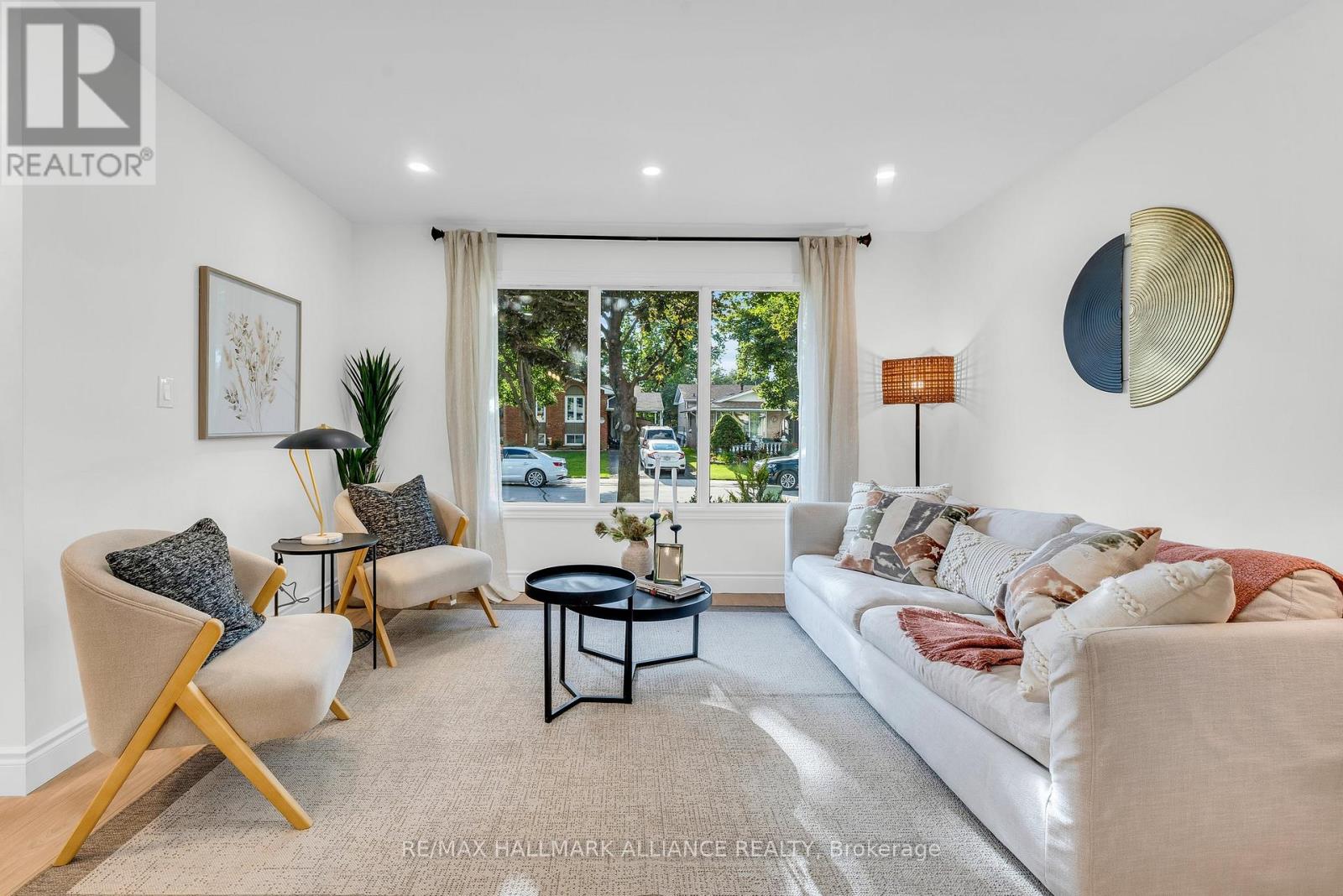 Photo 5 of Main 9 Piper Place, Hamilton ON