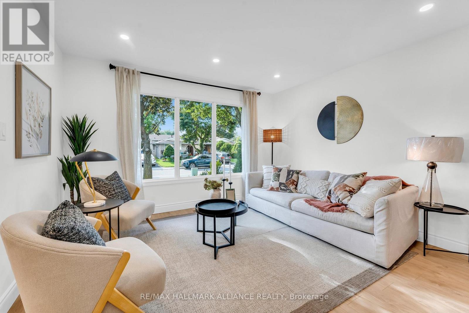 Photo 6 of Main 9 Piper Place, Hamilton ON