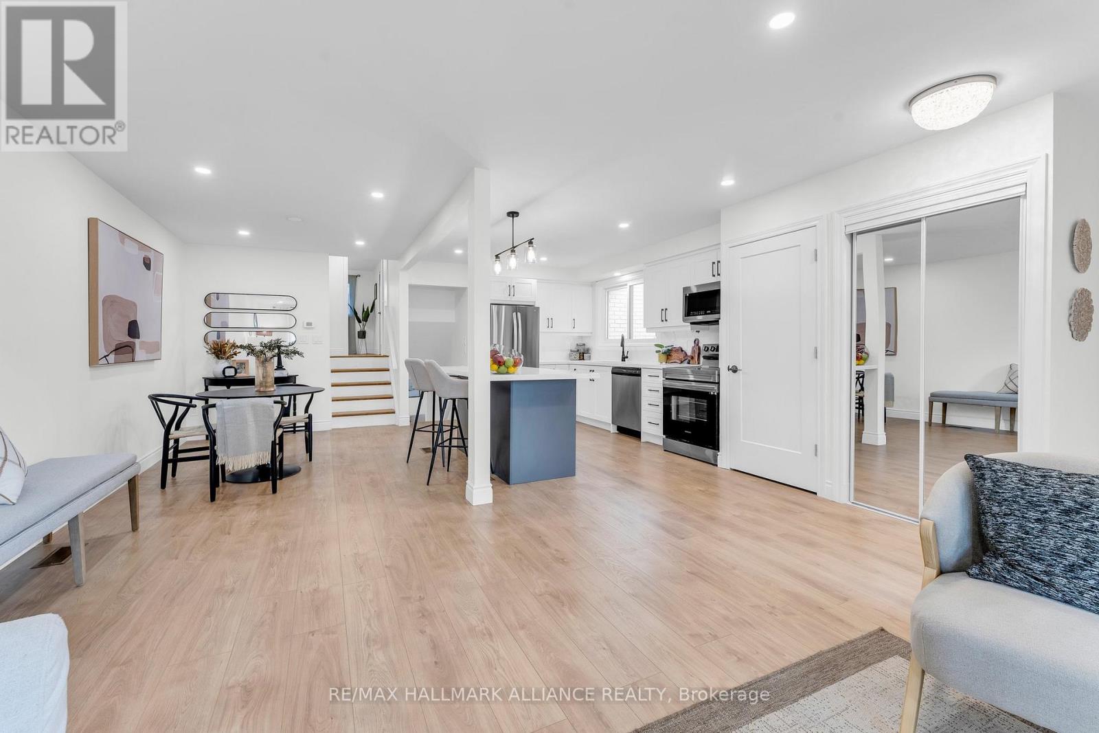Photo 7 of Main 9 Piper Place, Hamilton ON