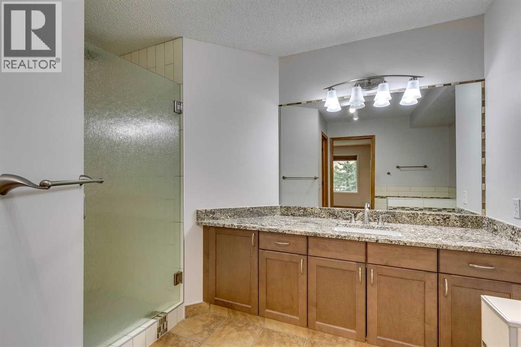 Photo 16 of 54 Somerset Way Sw, Calgary AB