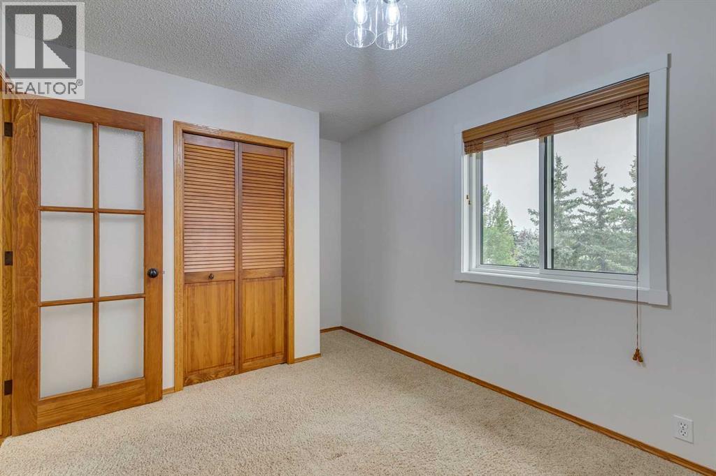 Photo 19 of 54 Somerset Way Sw, Calgary AB