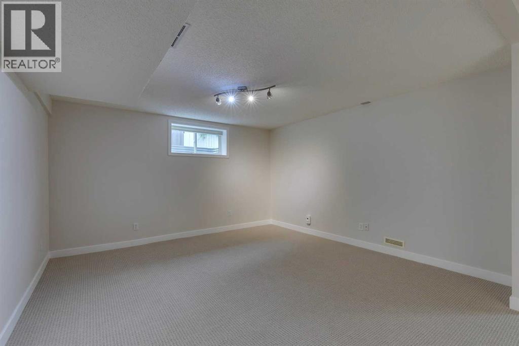 Photo 24 of 54 Somerset Way Sw, Calgary AB