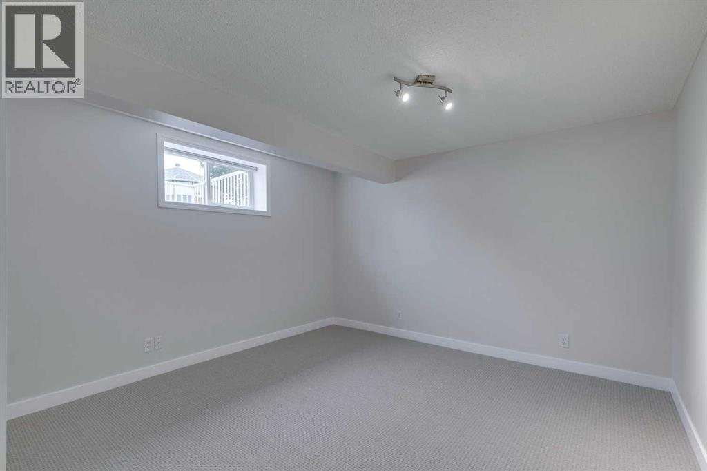 Photo 26 of 54 Somerset Way Sw, Calgary AB