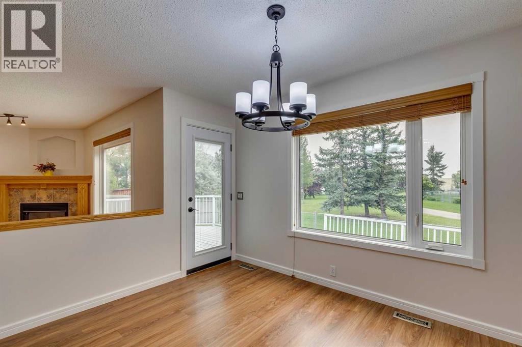 Photo 8 of 54 Somerset Way Sw, Calgary AB