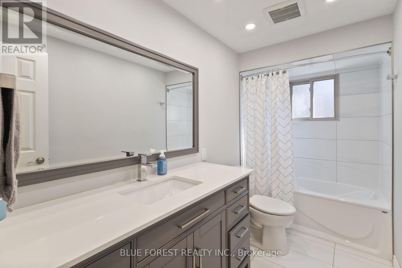 Photo 22 of 346 Blackacres Boulevard, London North ON