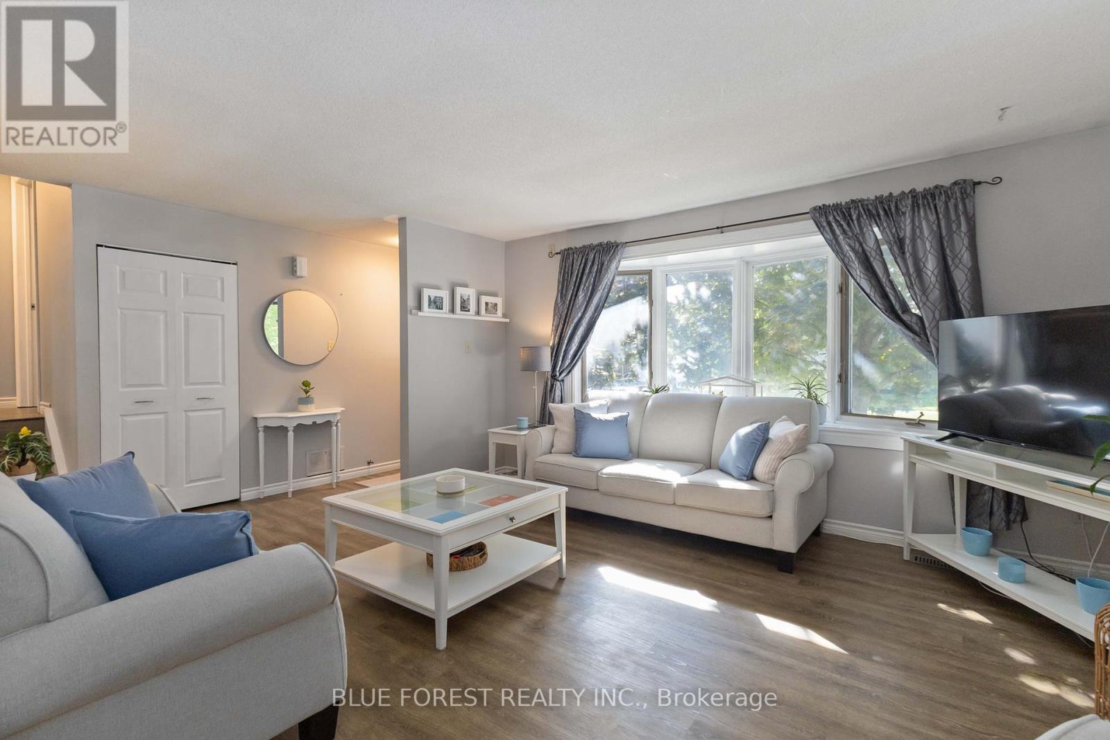 Photo 16 of 346 Blackacres Boulevard, London North ON