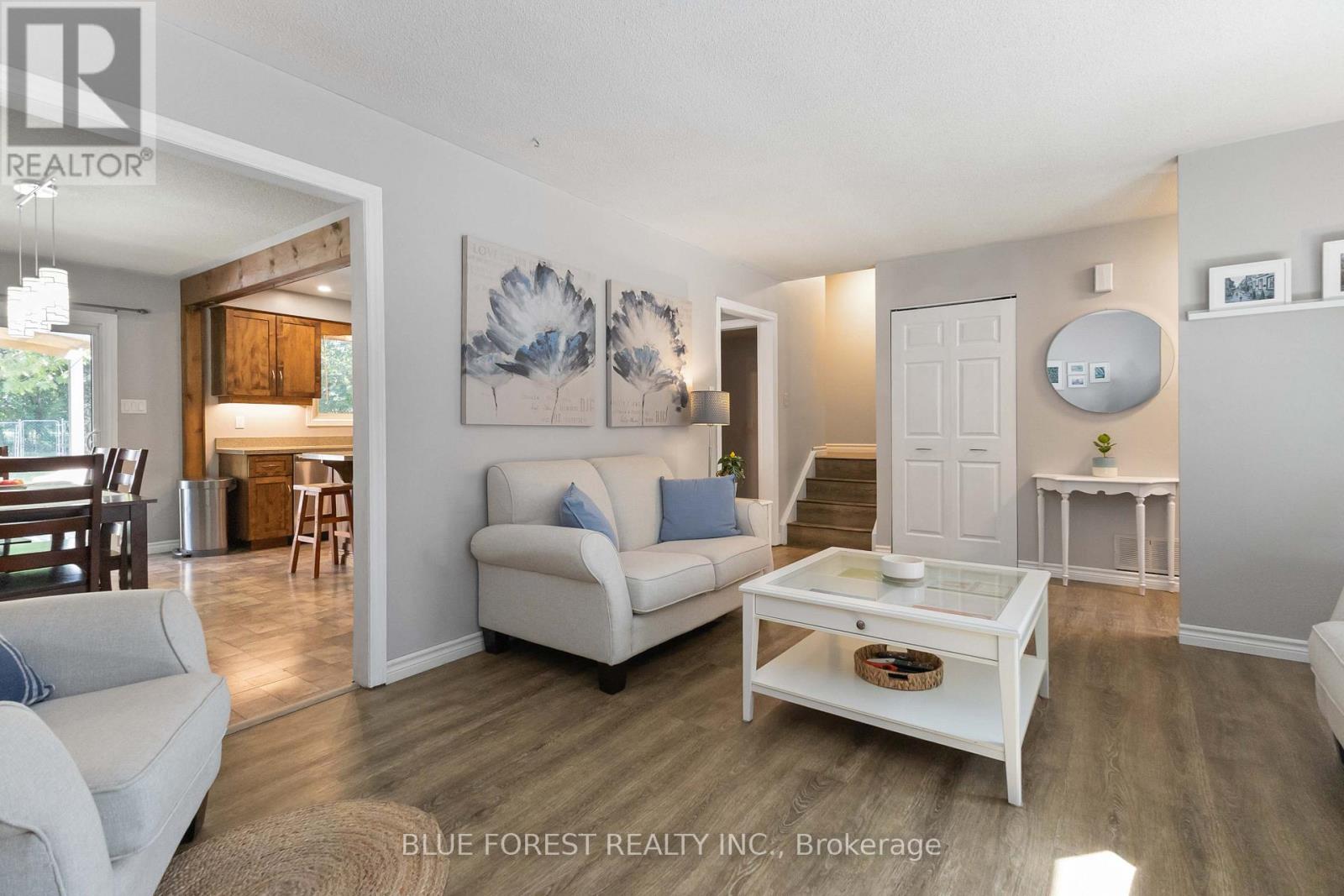 Photo 13 of 346 Blackacres Boulevard, London North ON