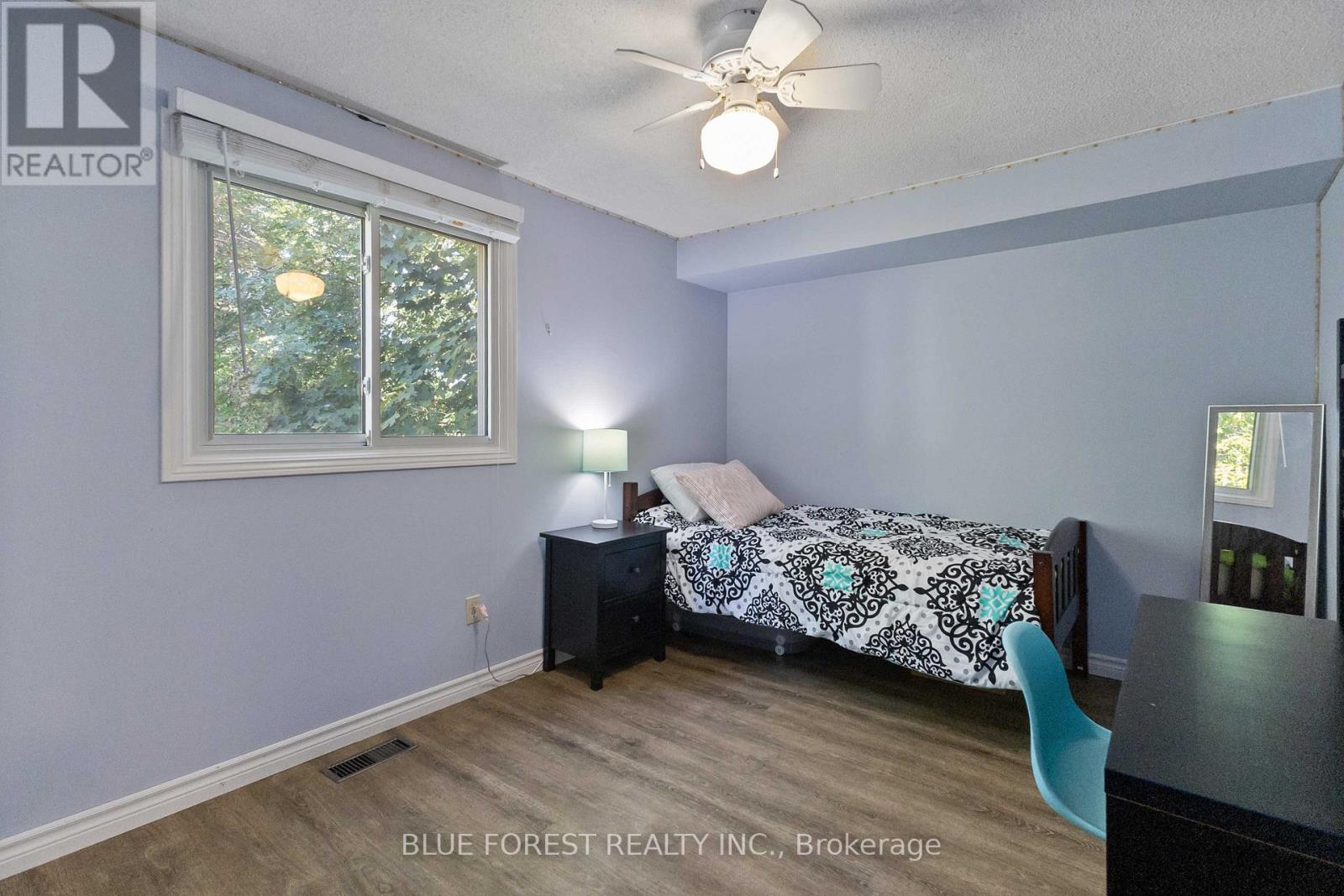 Photo 21 of 346 Blackacres Boulevard, London North ON