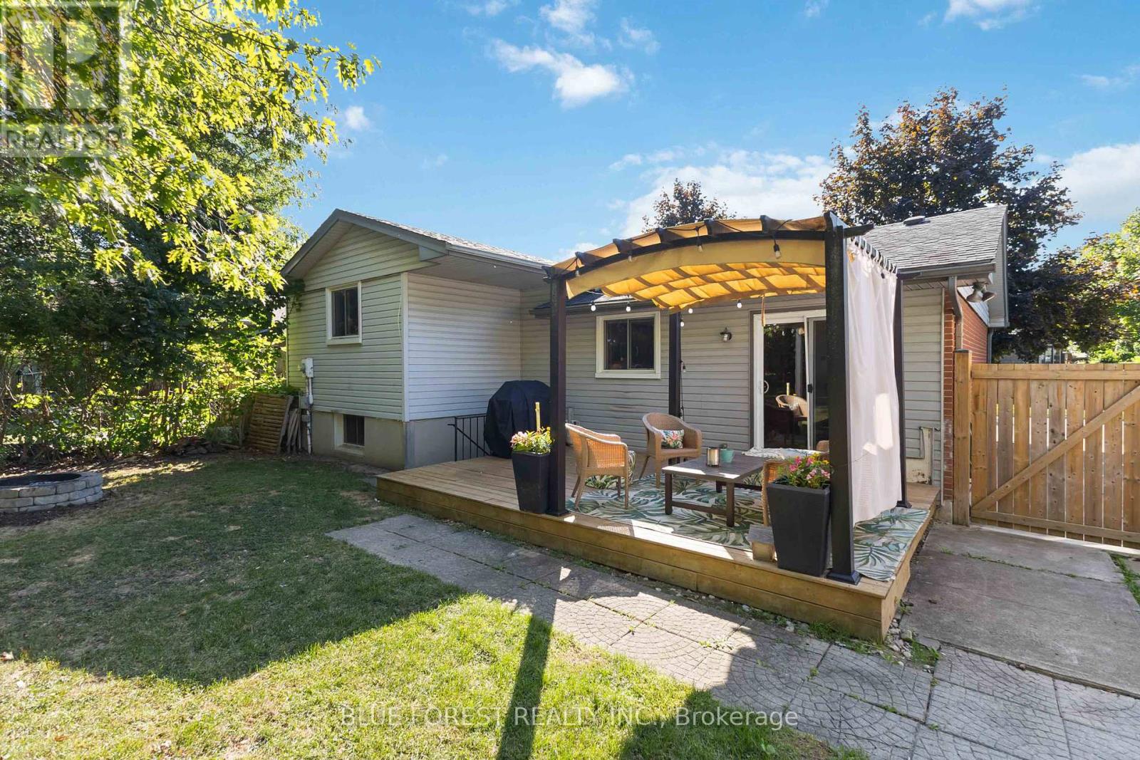 Photo 29 of 346 Blackacres Boulevard, London North ON