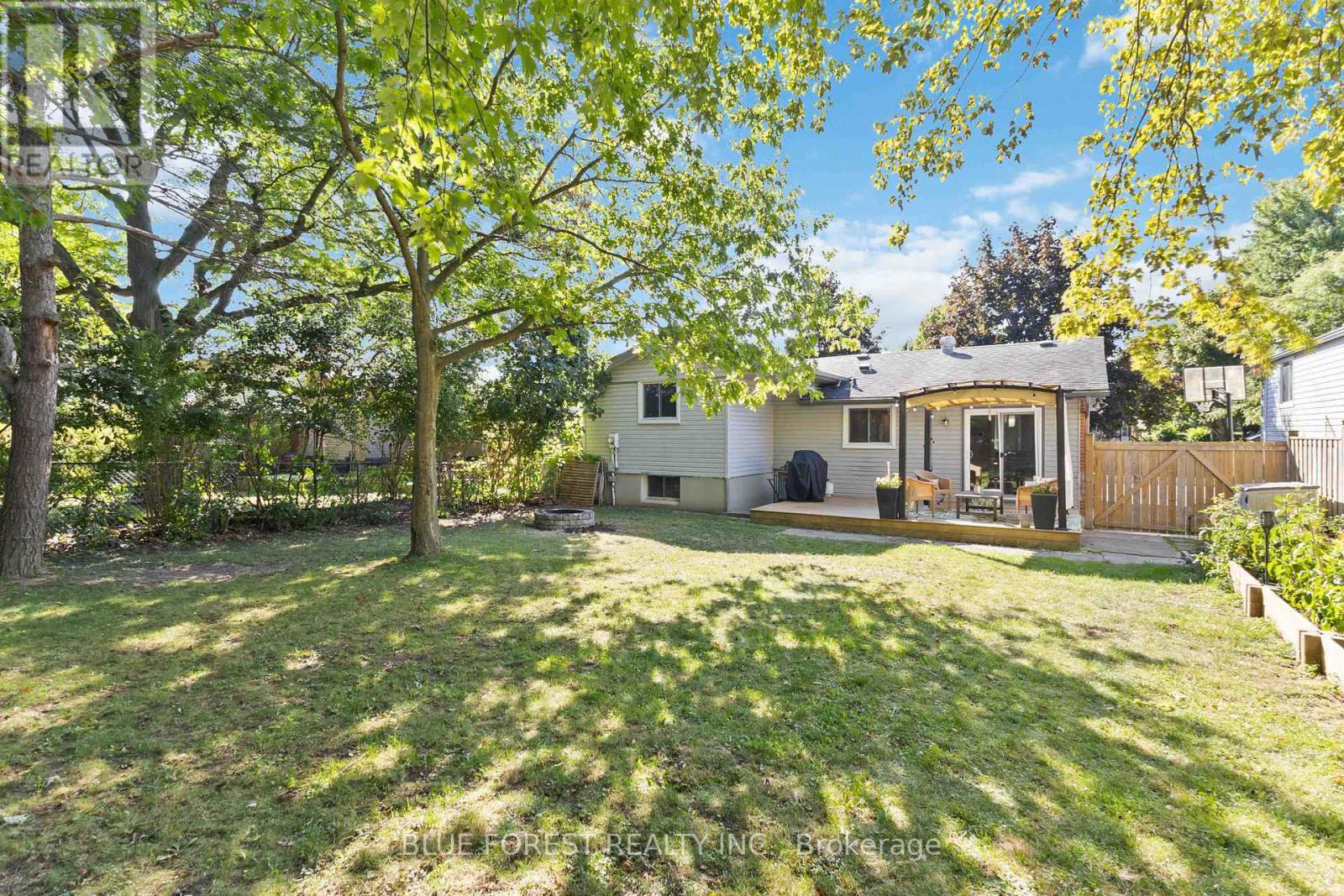 Photo 37 of 346 Blackacres Boulevard, London North ON