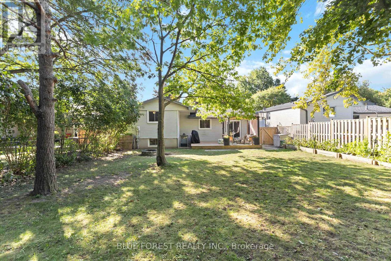 Photo 36 of 346 Blackacres Boulevard, London North ON
