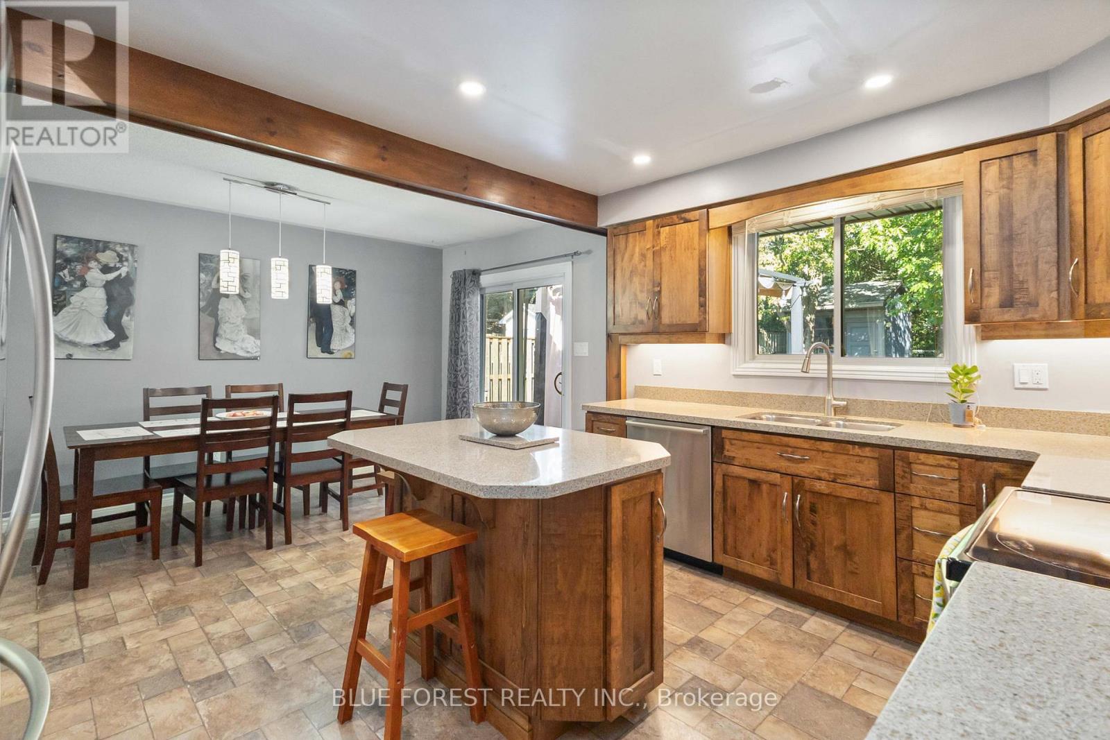 Photo 5 of 346 Blackacres Boulevard, London North ON