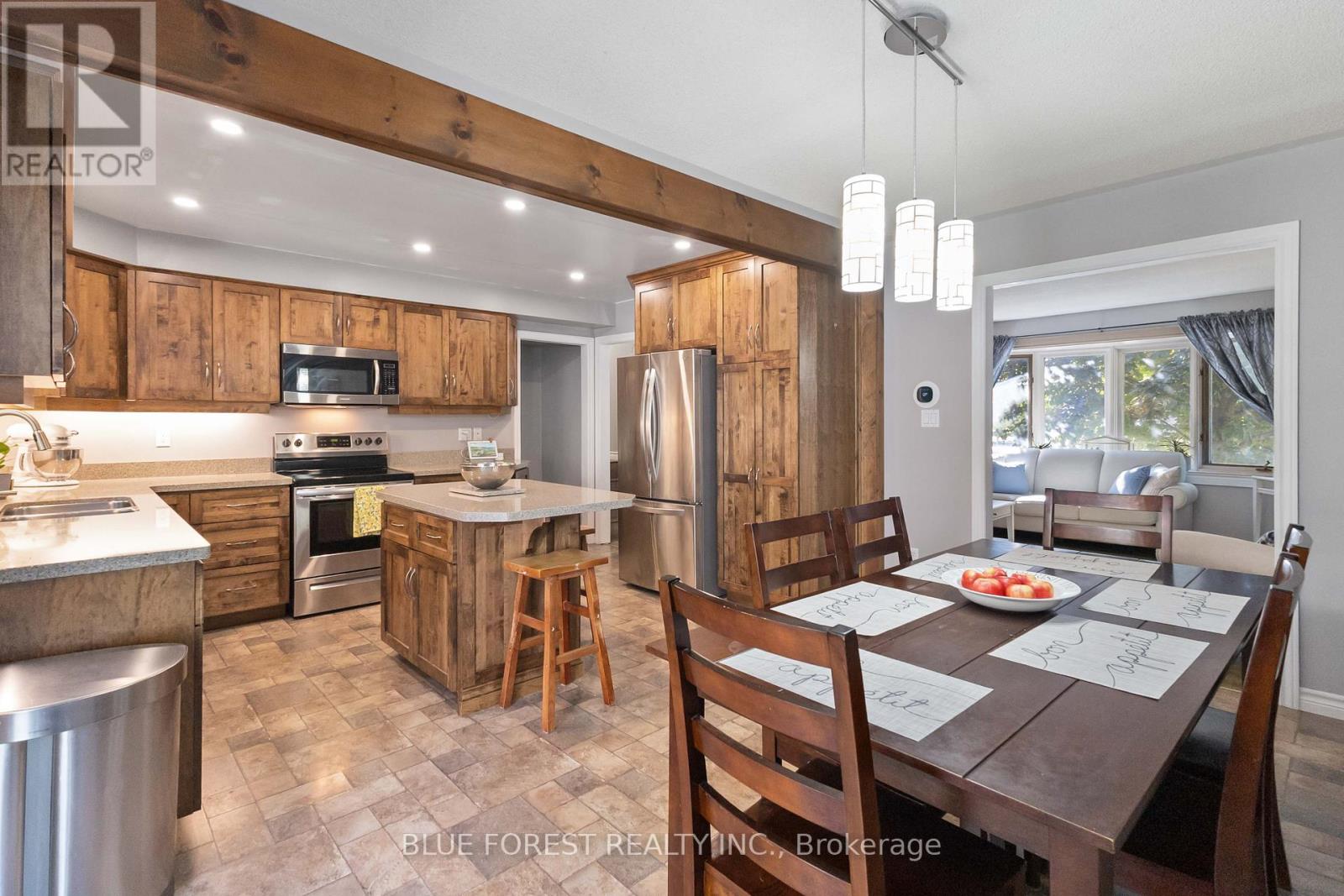 Photo 8 of 346 Blackacres Boulevard, London North ON