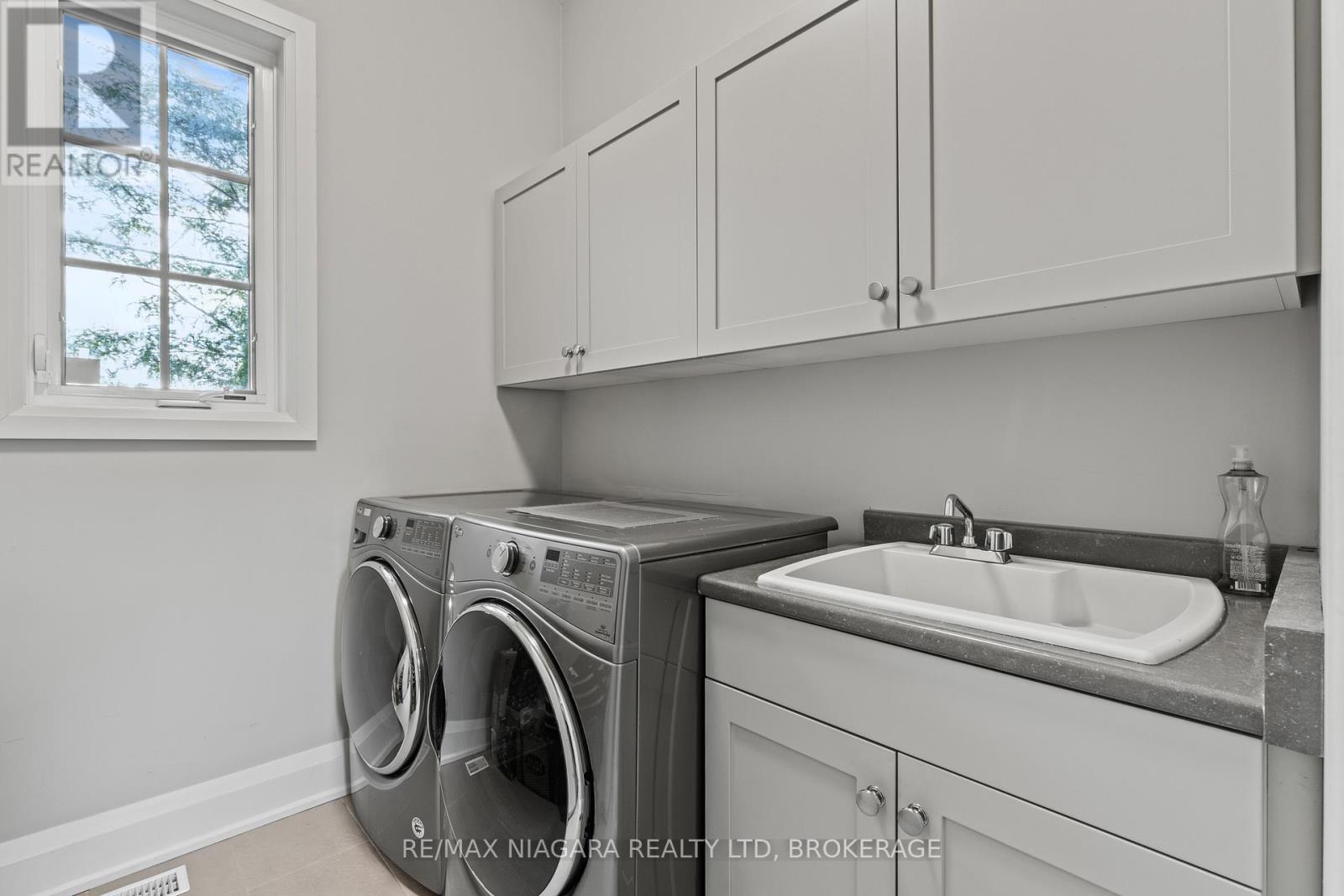 Photo 23 of 39 Colonel Cohoe Street, Niagaraonthelake ON