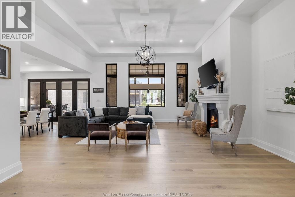 Photo 6 of 4450 Caterina Crescent, Lasalle ON