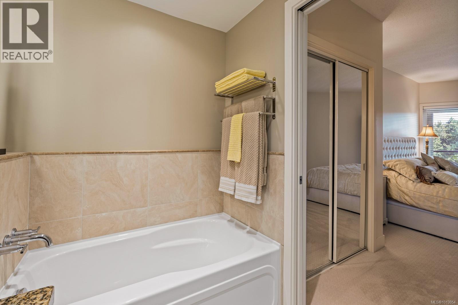 Photo 20 of 610 1400 Lynburne Pl, Langford BC