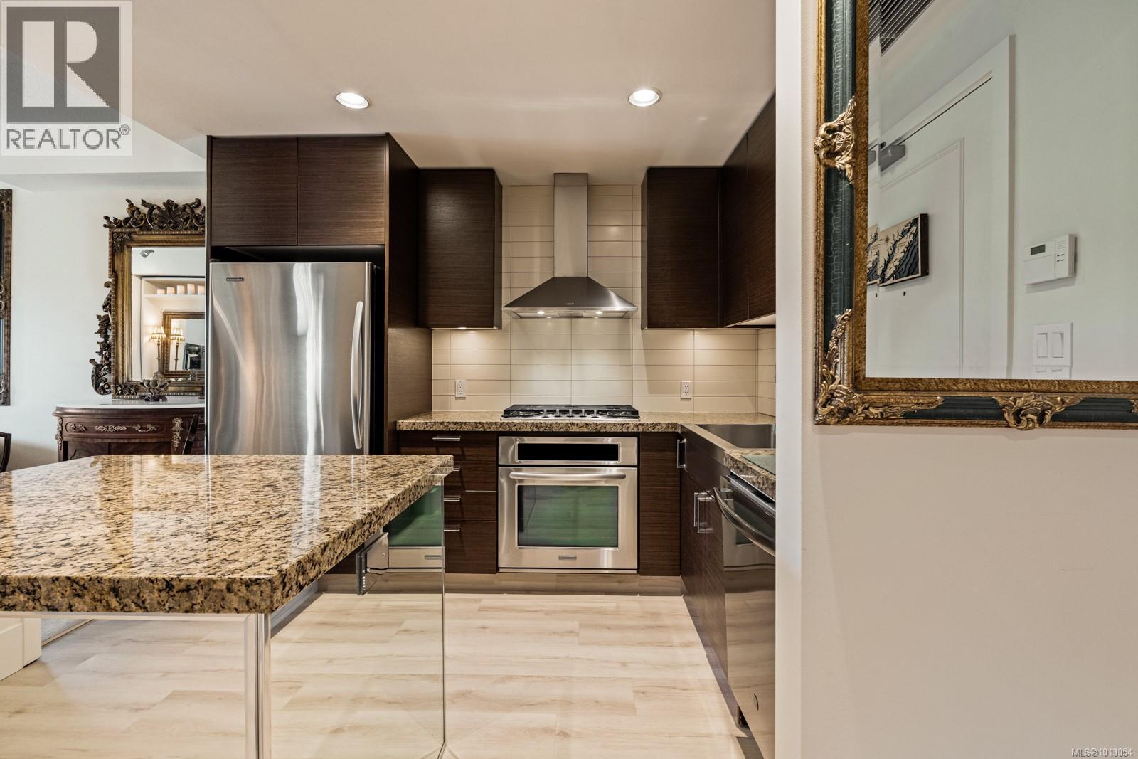 Photo 3 of 610 1400 Lynburne Pl, Langford BC