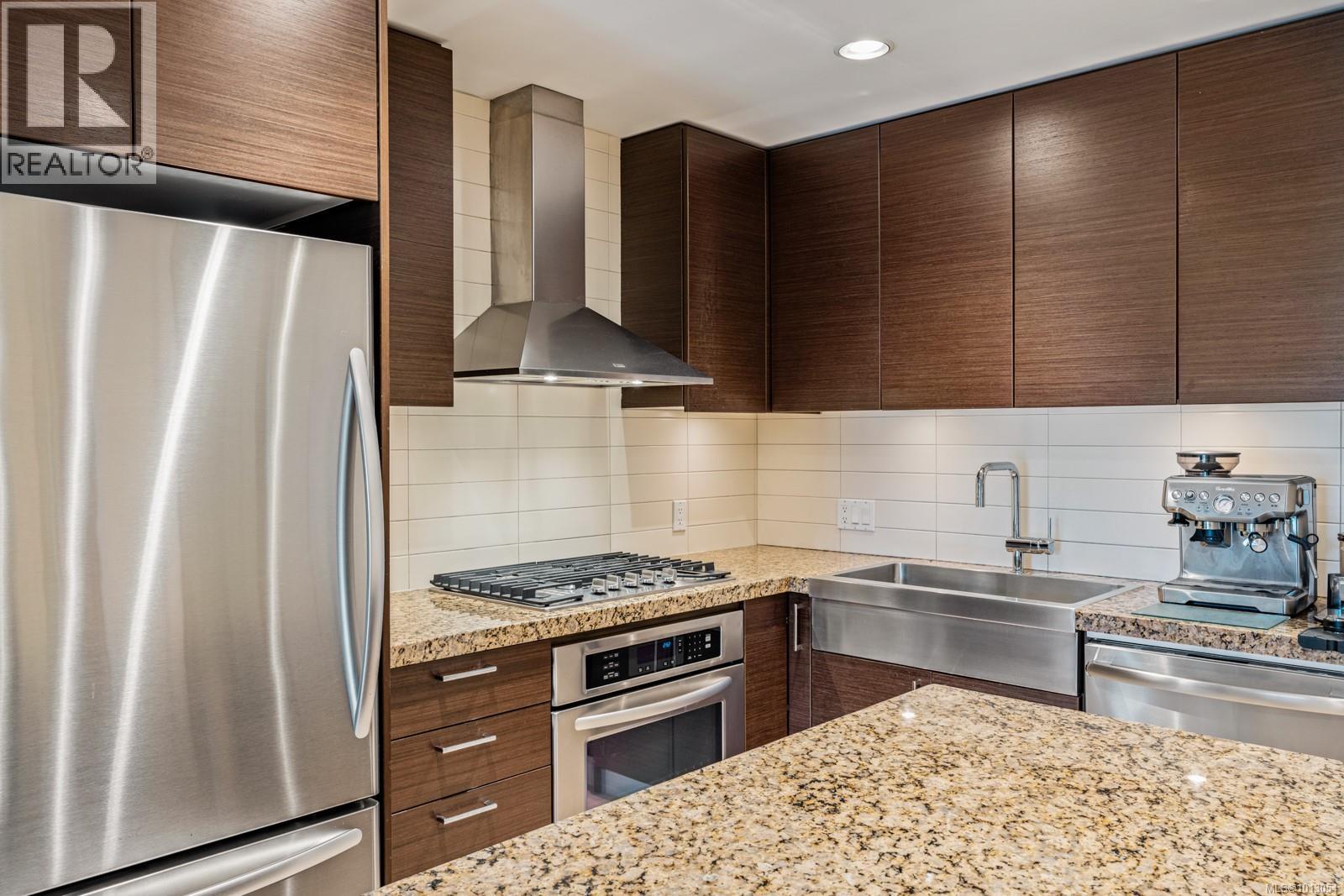 Photo 4 of 610 1400 Lynburne Pl, Langford BC