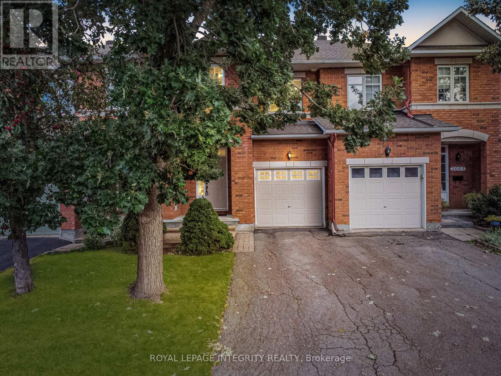 Photo 2 of 2093 Bergamot Circle, Ottawa ON
