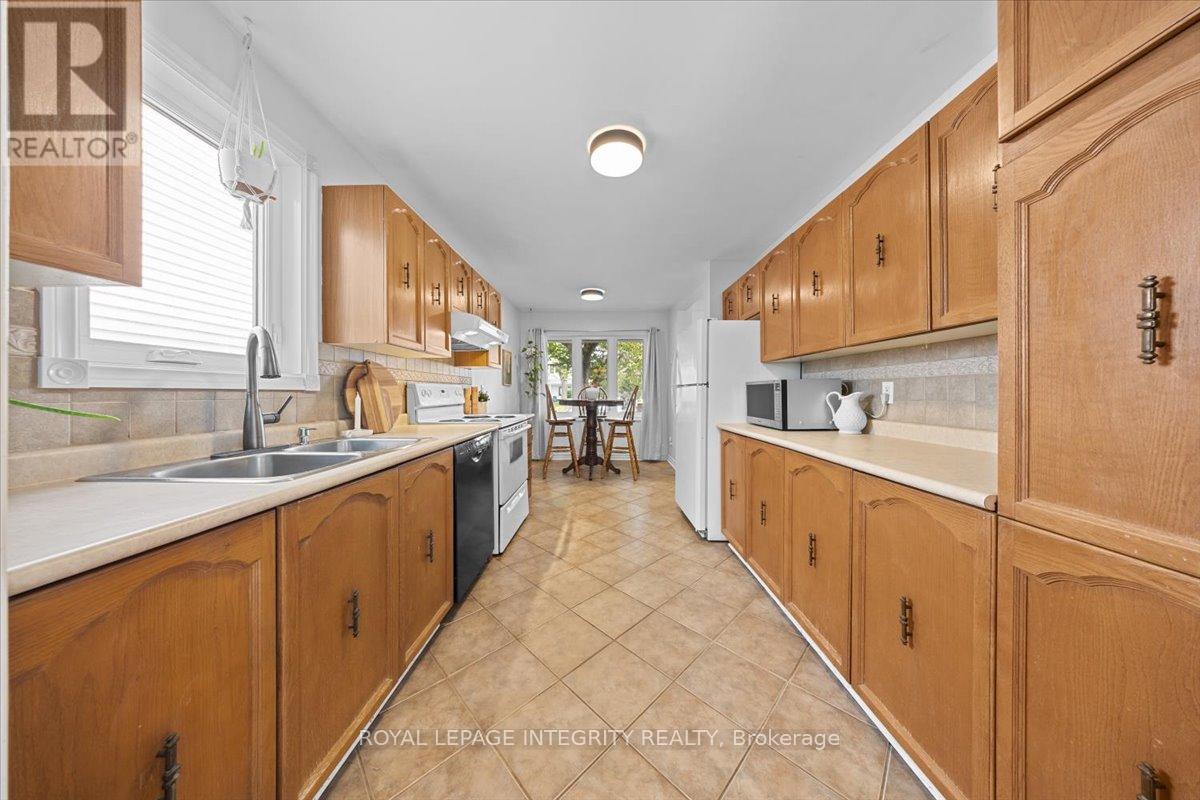 Photo 13 of 3759 Autumnwood Street, Ottawa ON