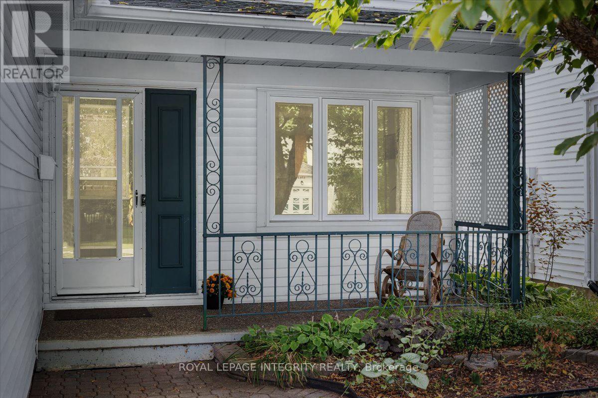 Photo 4 of 3759 Autumnwood Street, Ottawa ON