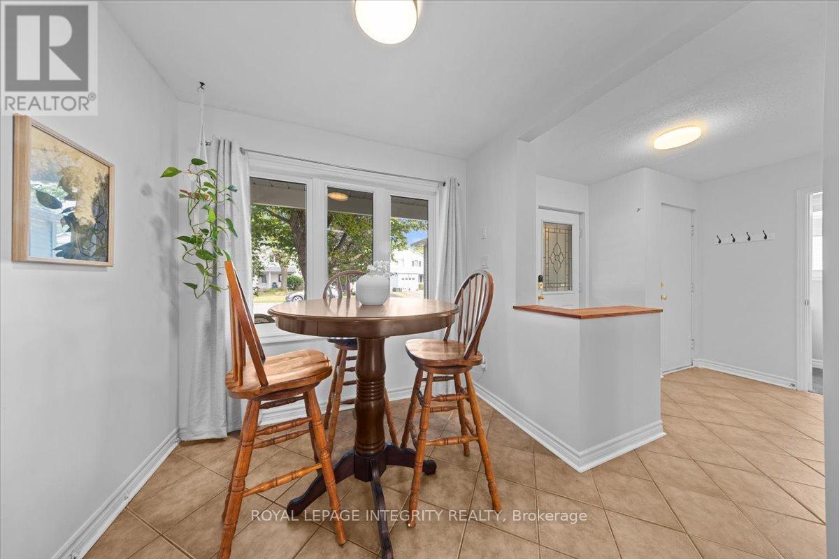 Photo 8 of 3759 Autumnwood Street, Ottawa ON