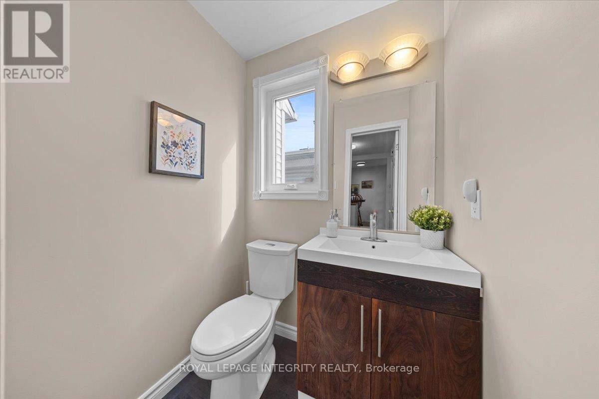 Photo 6 of 3759 Autumnwood Street, Ottawa ON