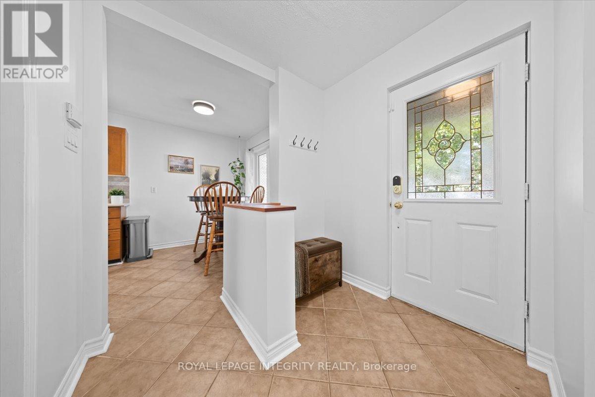 Photo 5 of 3759 Autumnwood Street, Ottawa ON