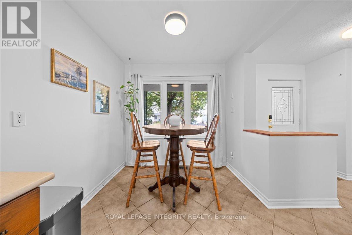 Photo 7 of 3759 Autumnwood Street, Ottawa ON