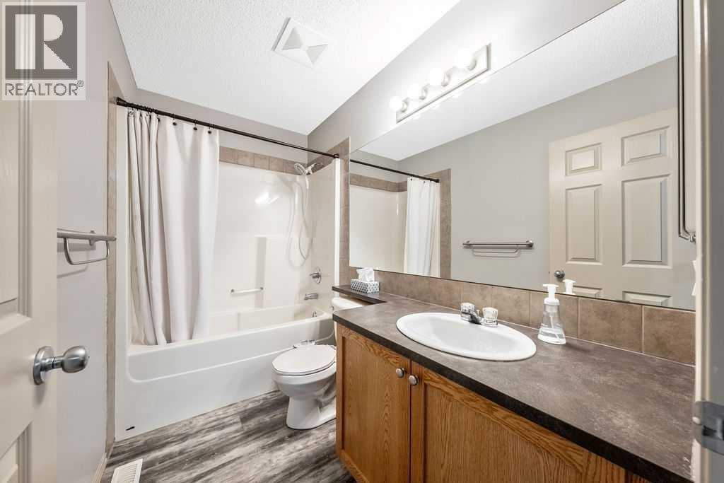 Photo 27 of 56 Covemeadow Road Ne, Calgary AB