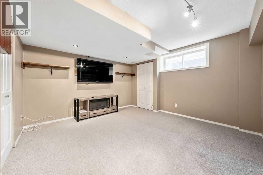 Photo 31 of 56 Covemeadow Road Ne, Calgary AB