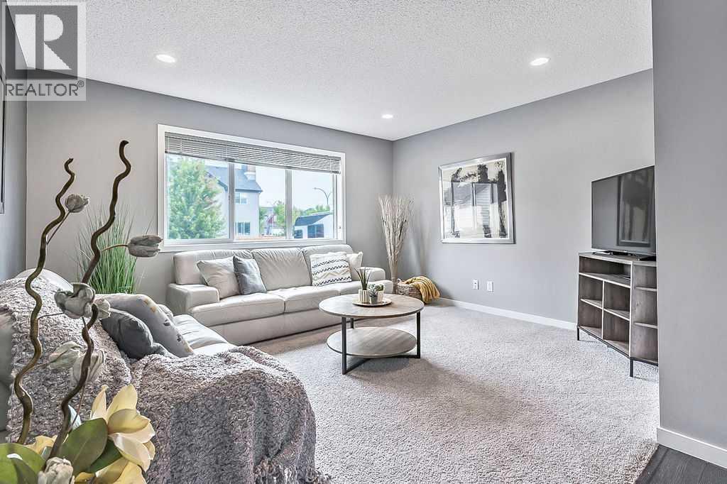 Photo 15 of 241 Copperpond Parade Se, Calgary AB