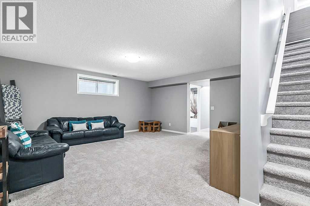 Photo 31 of 241 Copperpond Parade Se, Calgary AB