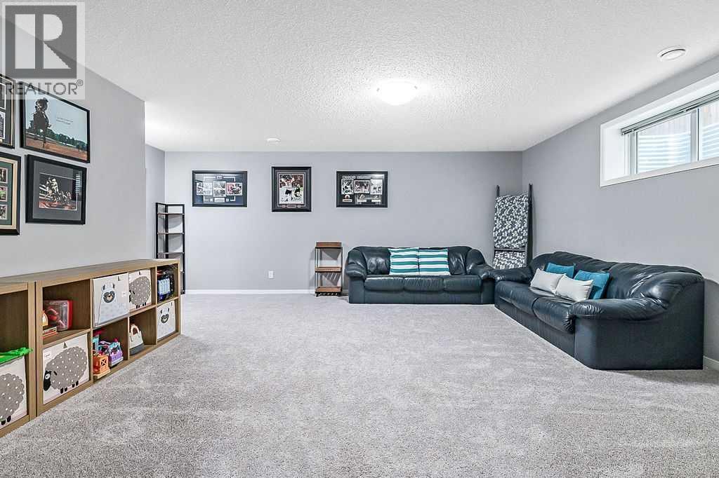 Photo 32 of 241 Copperpond Parade Se, Calgary AB