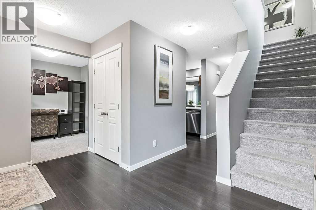 Photo 5 of 241 Copperpond Parade Se, Calgary AB
