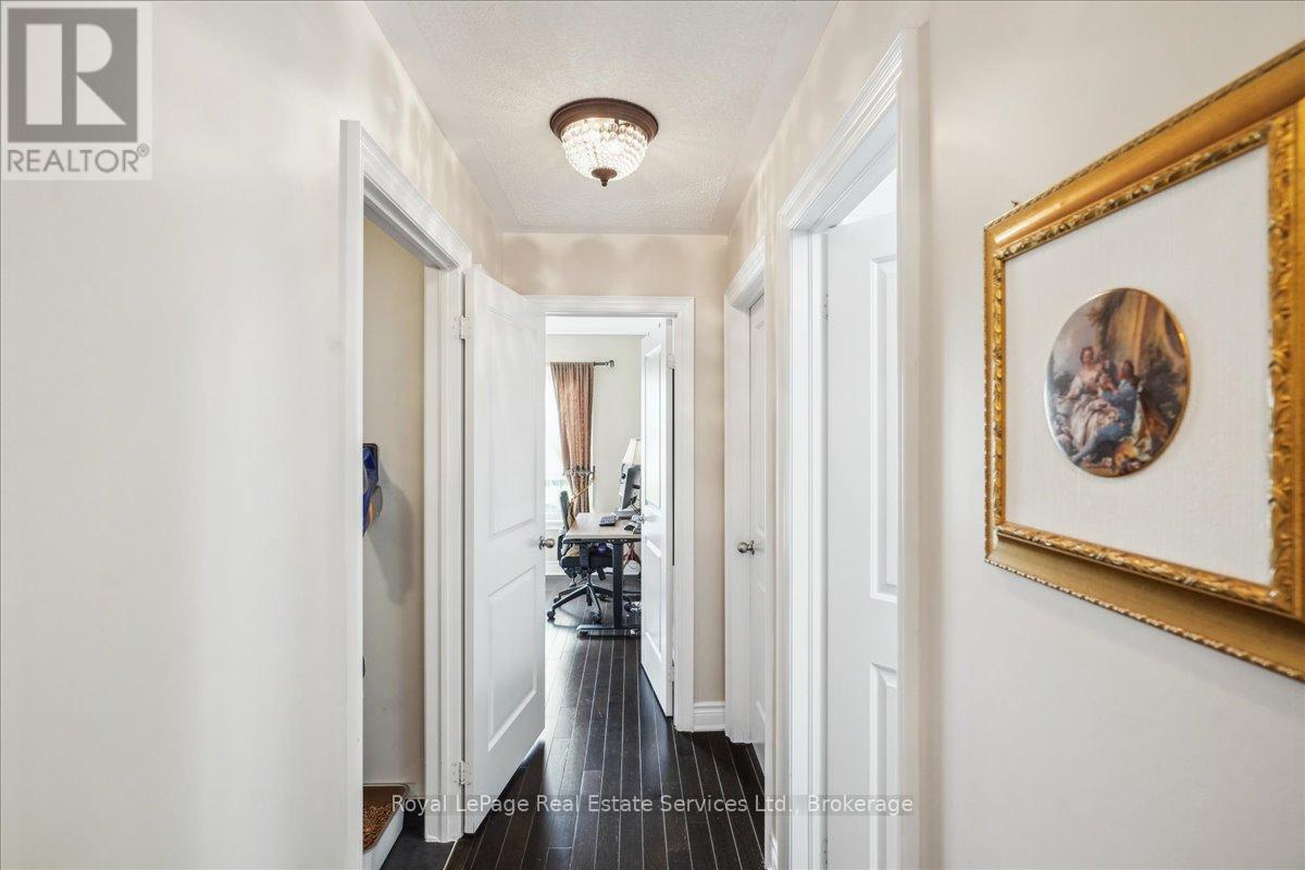 Photo 25 of 37 Rockman Crescent, Brampton ON