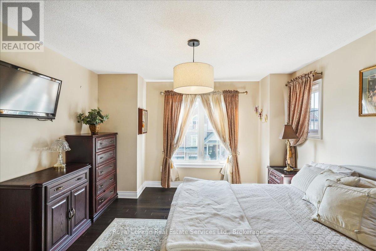 Photo 21 of 37 Rockman Crescent, Brampton ON
