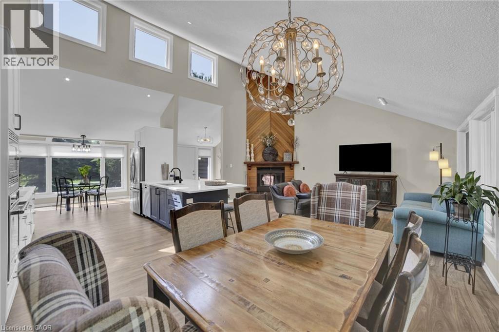 Photo 8 of 11 Weneil Drive, Freelton ON