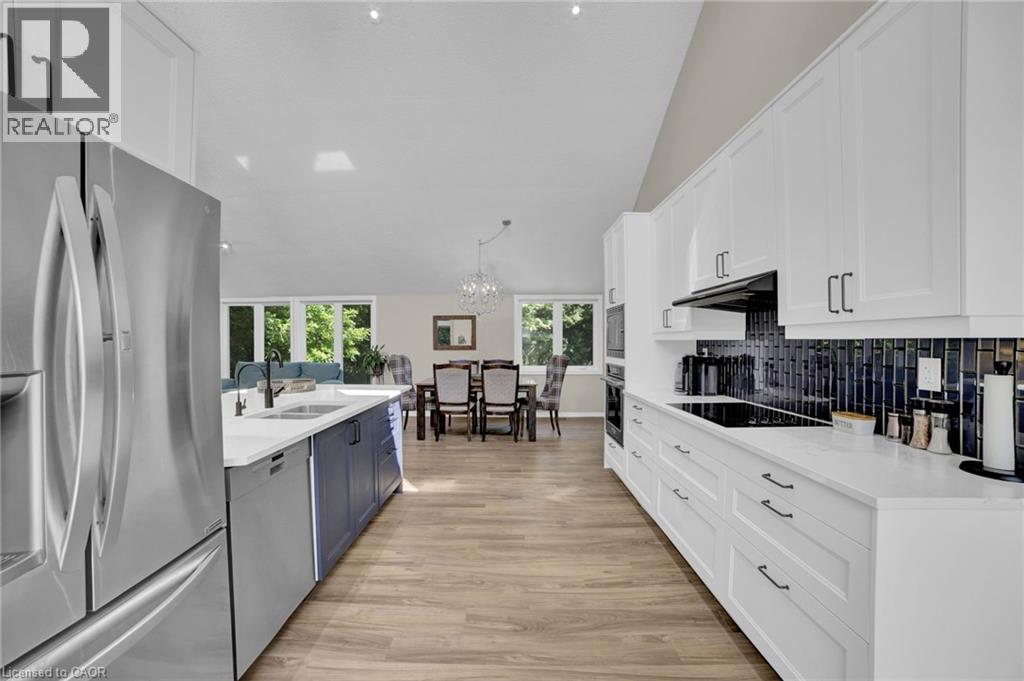 Photo 17 of 11 Weneil Drive, Freelton ON
