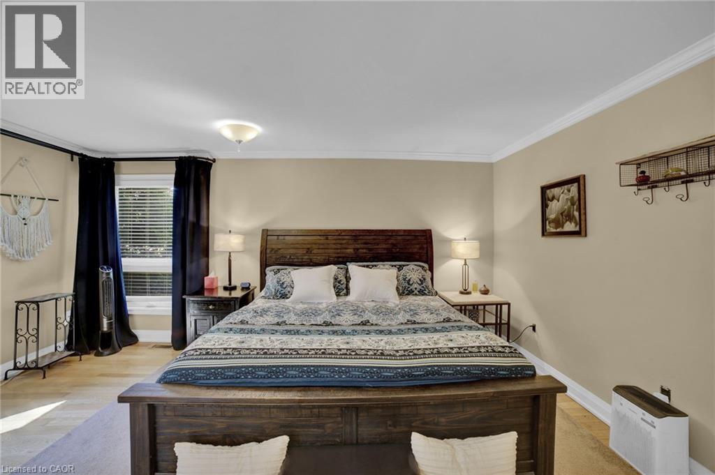 Photo 25 of 11 Weneil Drive, Freelton ON