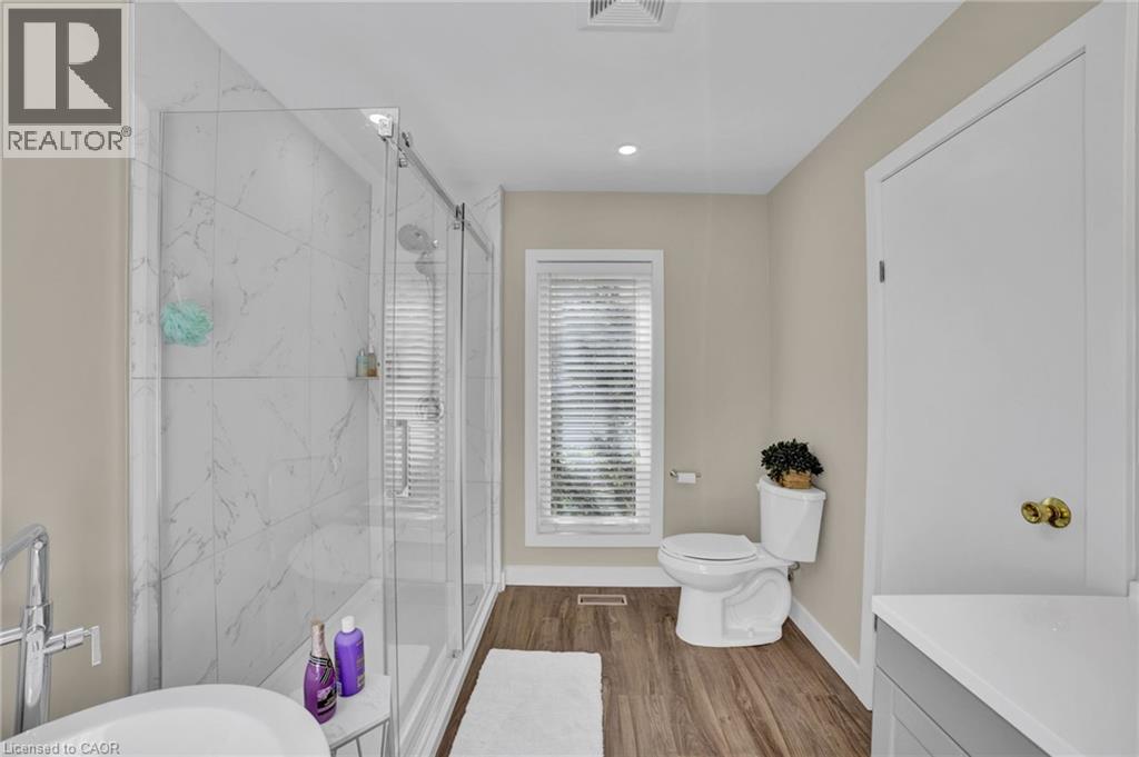 Photo 28 of 11 Weneil Drive, Freelton ON
