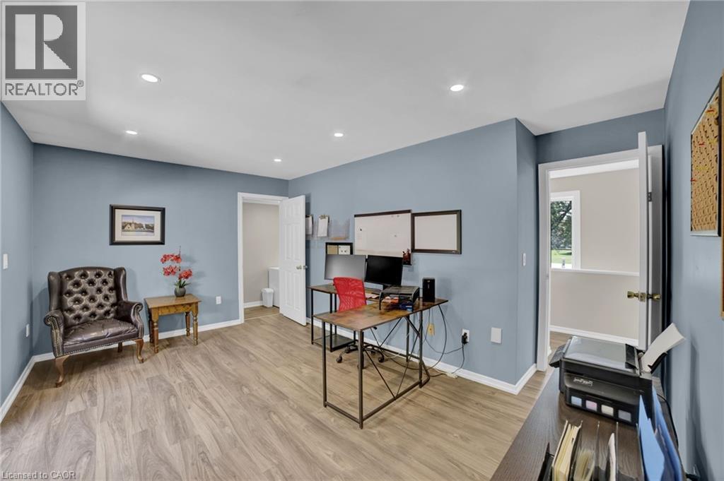 Photo 9 of 11 Weneil Drive, Freelton ON